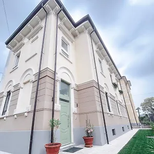 Via Poma , Verona Italien